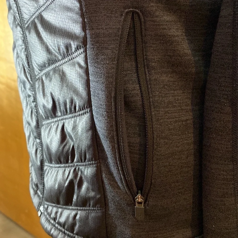Zella black outdoor warm, moisture wicking, wind resistant, layering‎ jacket